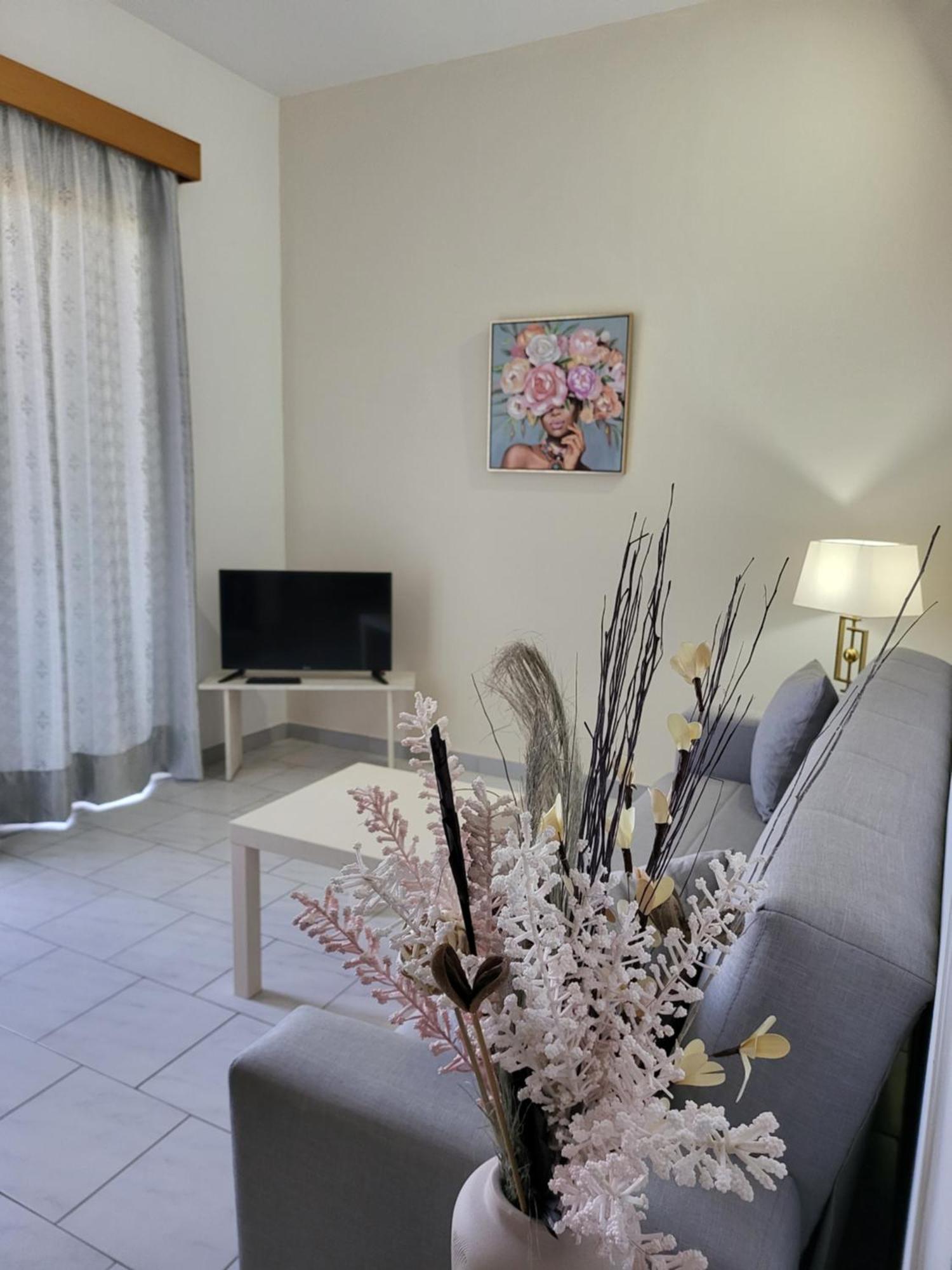 Aparthotel Pyrgos 2*