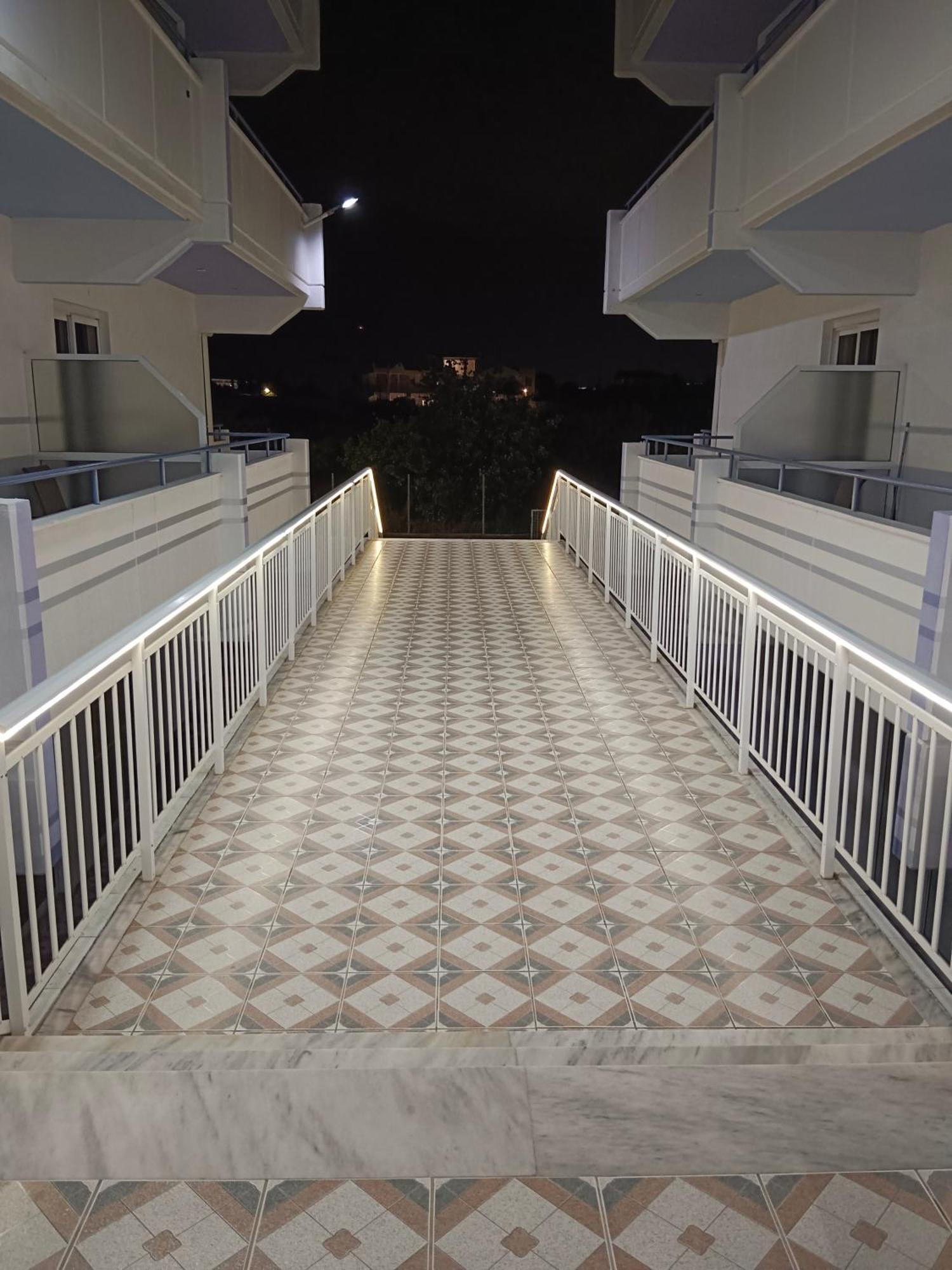 Pyrgos Aparthotel