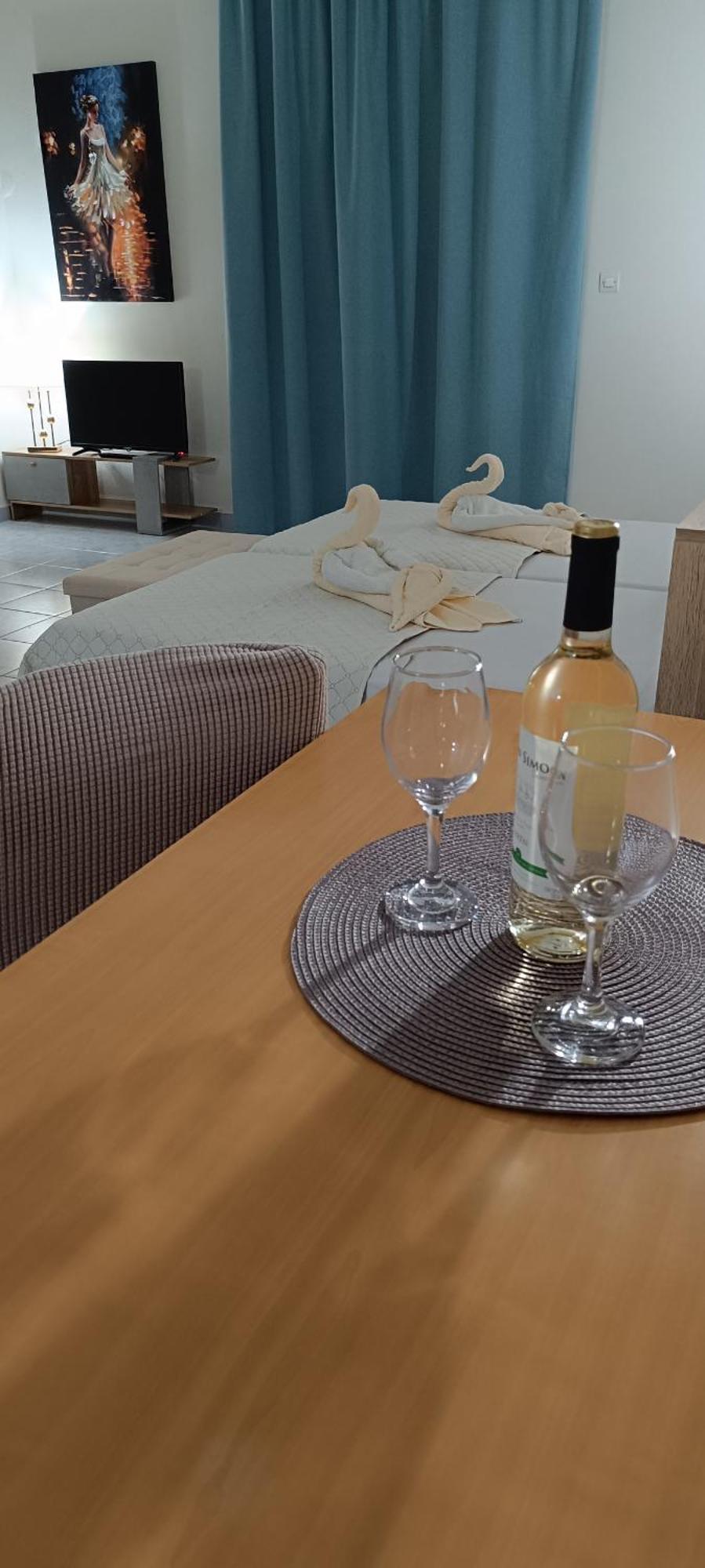 Pyrgos Aparthotel