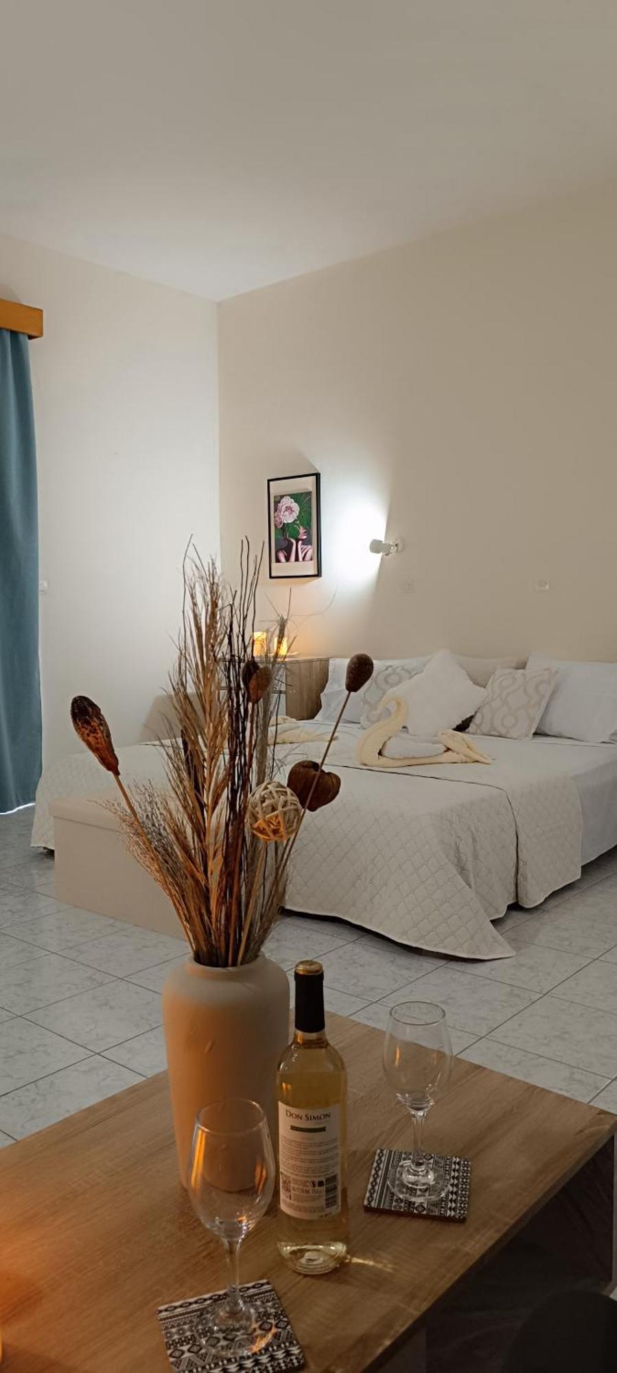 Pyrgos Aparthotel Kremastí